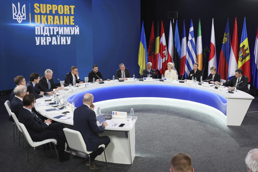 Russian Support Western leaders visit Kyiv and pledge military support against Russia ...
